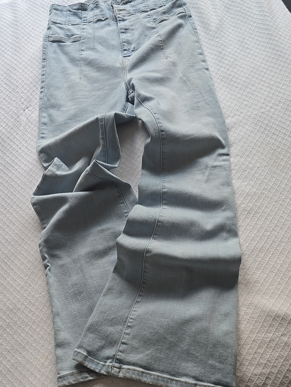 We The Free Jayde High Rise Flare Jeans Size 32 Light Wash      #X